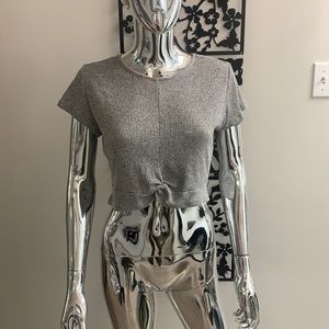Streetwear society brand, size L grey crop top